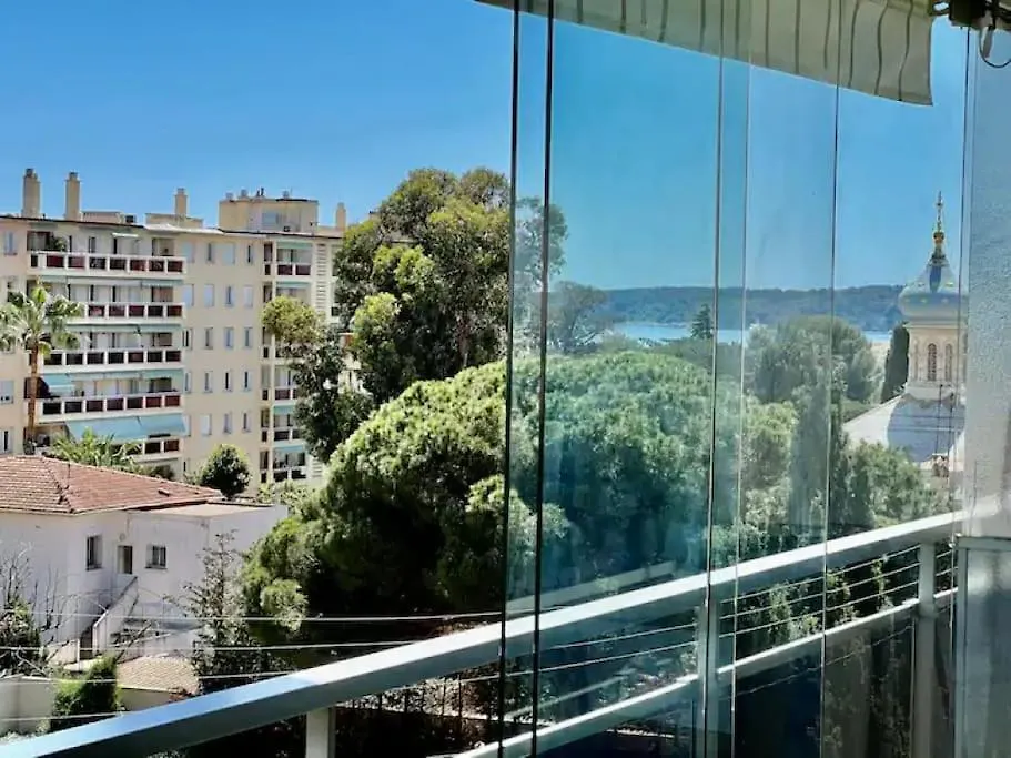 Grande Terrasse Vue Degagee Mer En Basse Californie Cannes 0*,  France