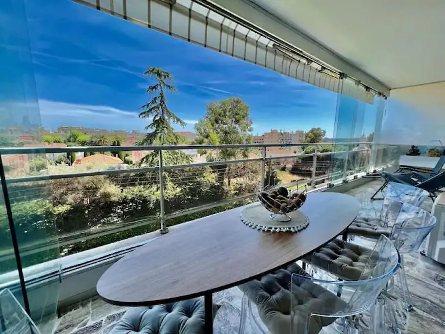 Grande Terrasse Vue Degagee Mer En Basse Californie Cannes
